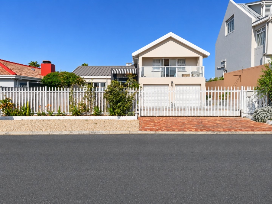 4 Bedroom Property for Sale in Melkbosstrand Central Western Cape